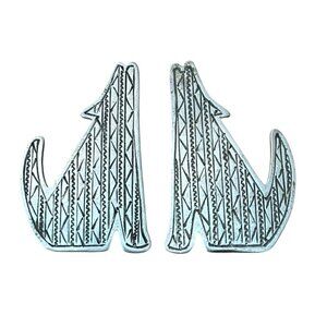 Silver Tone Howling Wolf Coyote Pierced Earrings Southwestern Vintage 1988 JJ